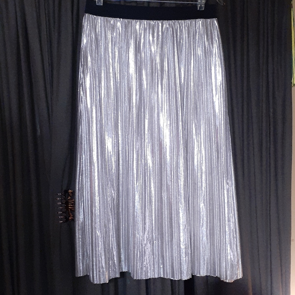 Xhilaration rose gold skirt